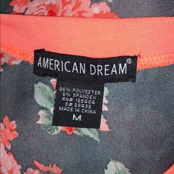 American Dreams cap sleeve top - Picture 2 of 6